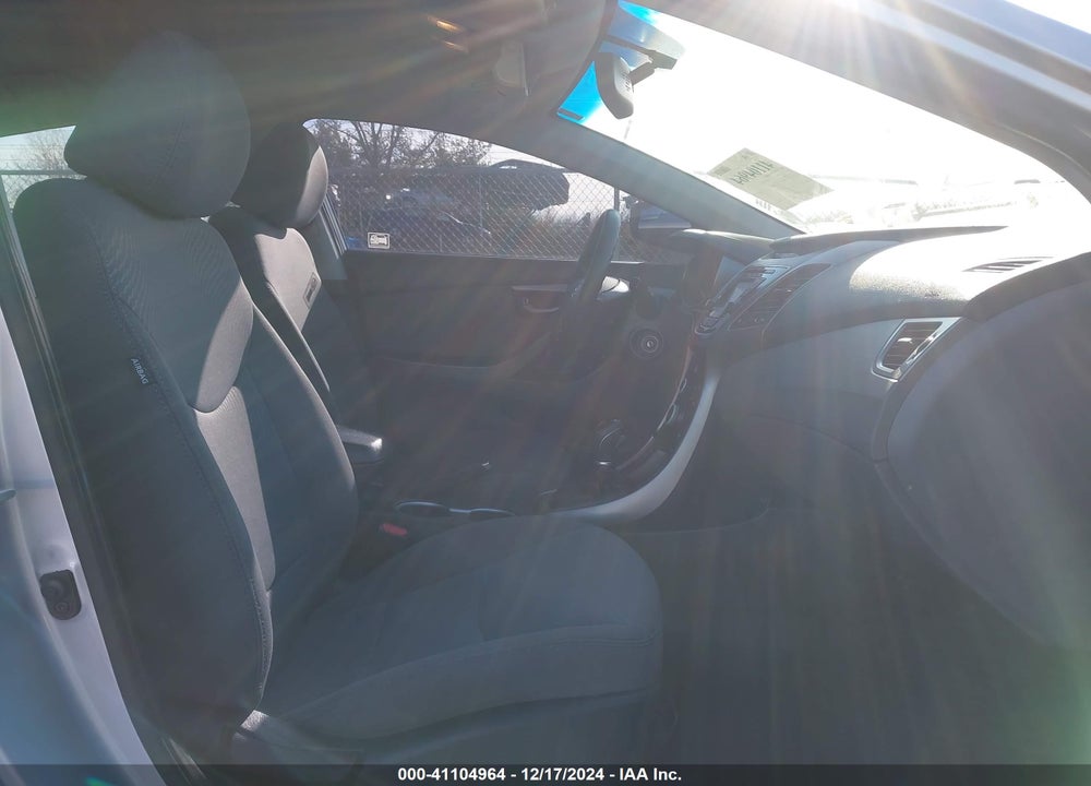 2014 HYUNDAI ELANTRA SE VIN: 5NPDH4AE8EH473120