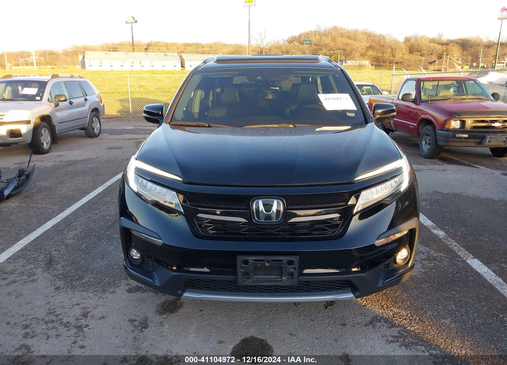 2020 HONDA PILOT AWD TOURING 8 PASSENGER VIN: 5FNYF6H90LB008869
