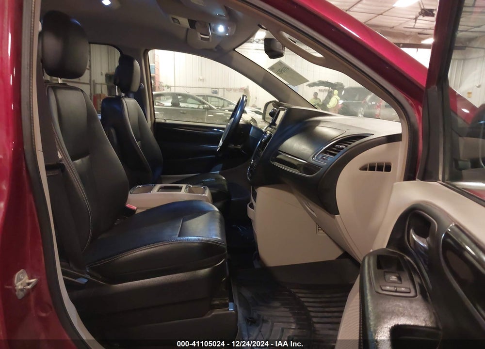 2016 CHRYSLER TOWN & COUNTRY VIN: 2C4RC1BGXGR199394