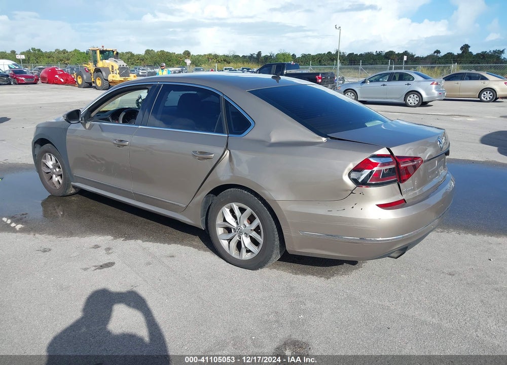 2017 VOLKSWAGEN PASSAT VIN: 1VWAT7A36HC054763