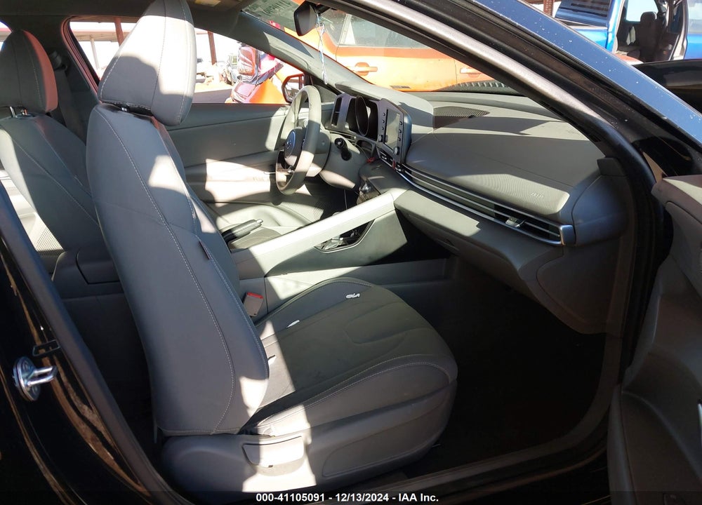 2022 HYUNDAI ELANTRA SEL VIN: 5NPLM4AG6NH058807