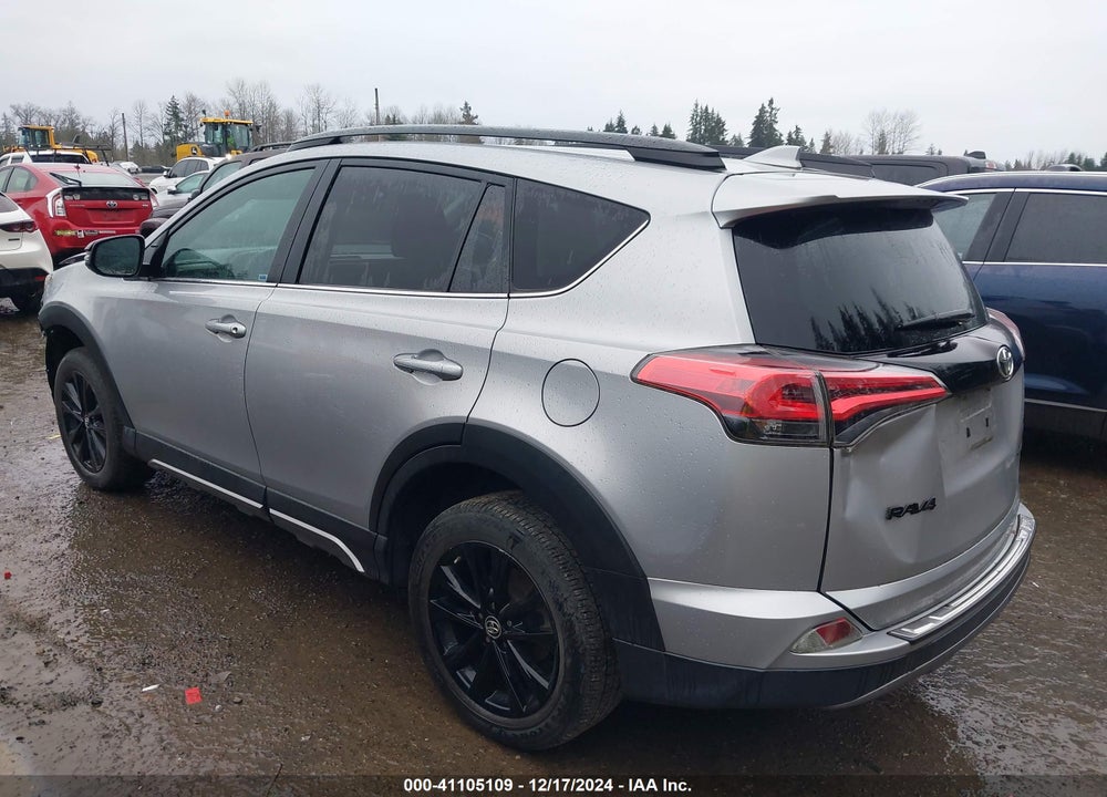 2018 TOYOTA RAV4 ADVENTURE/XLE VIN: 2T3RFREV2JW699174