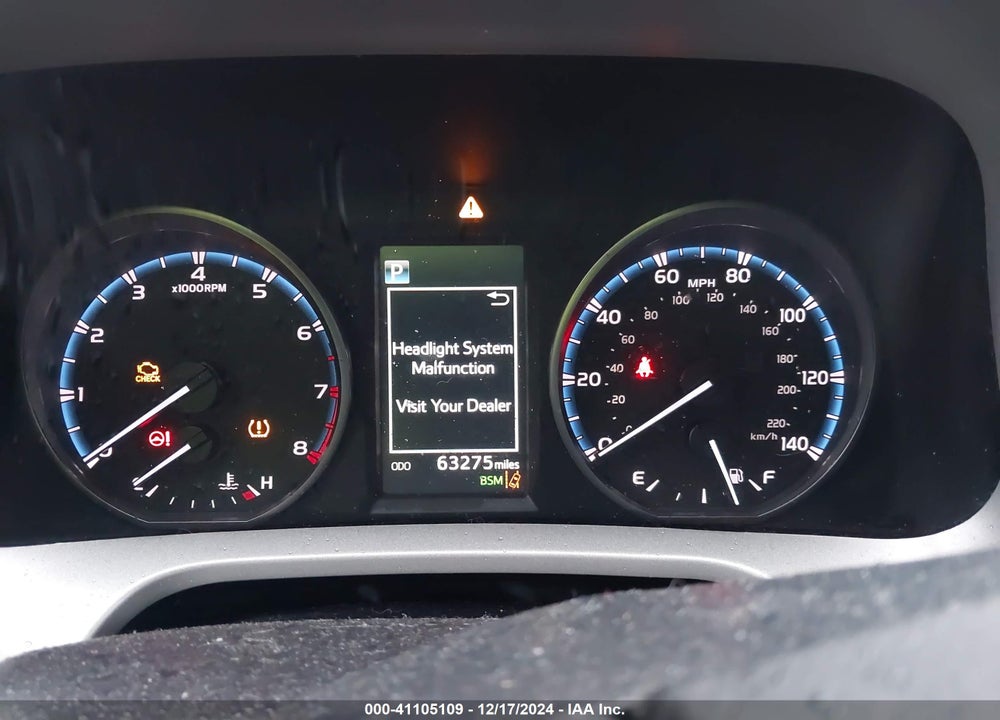 2018 TOYOTA RAV4 ADVENTURE/XLE VIN: 2T3RFREV2JW699174