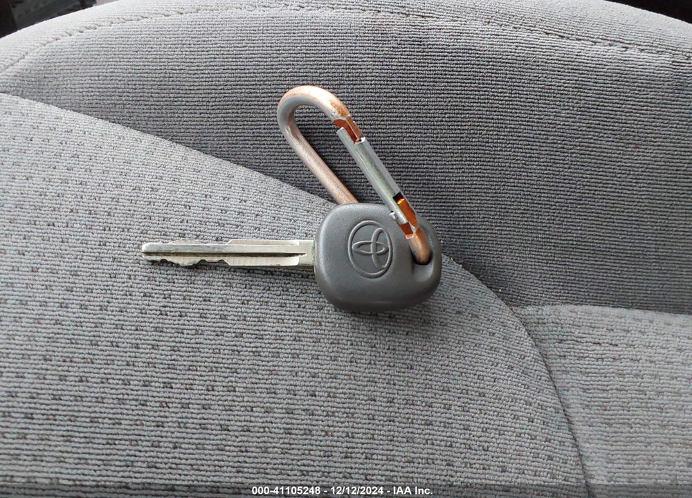 2005 TOYOTA SIENNA LE VIN: 5TDZA23C75S341339