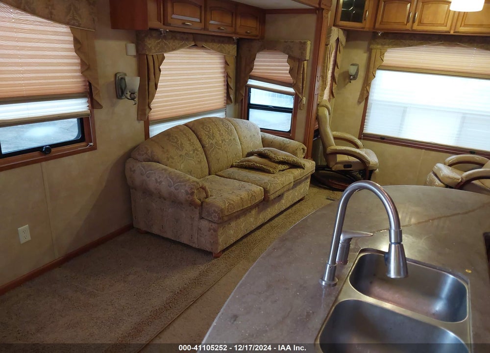 2010 DRV MOBILE SUITES FIFTH VIN: 5KEFA3625A1005273