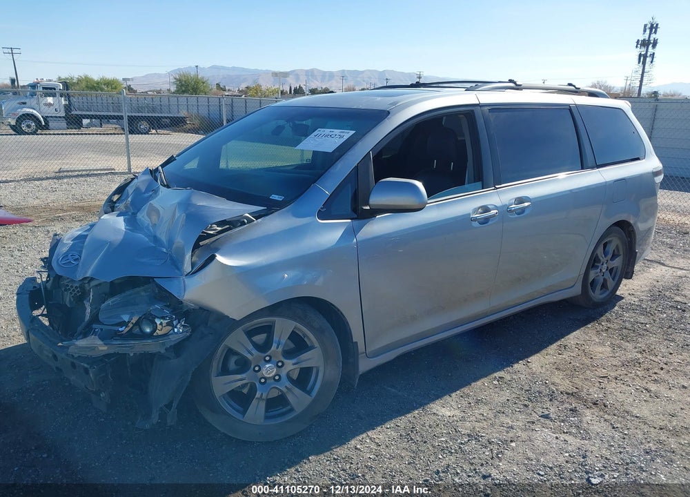 2017 TOYOTA SIENNA SE VIN: 5TDXZ3DC9HS766473