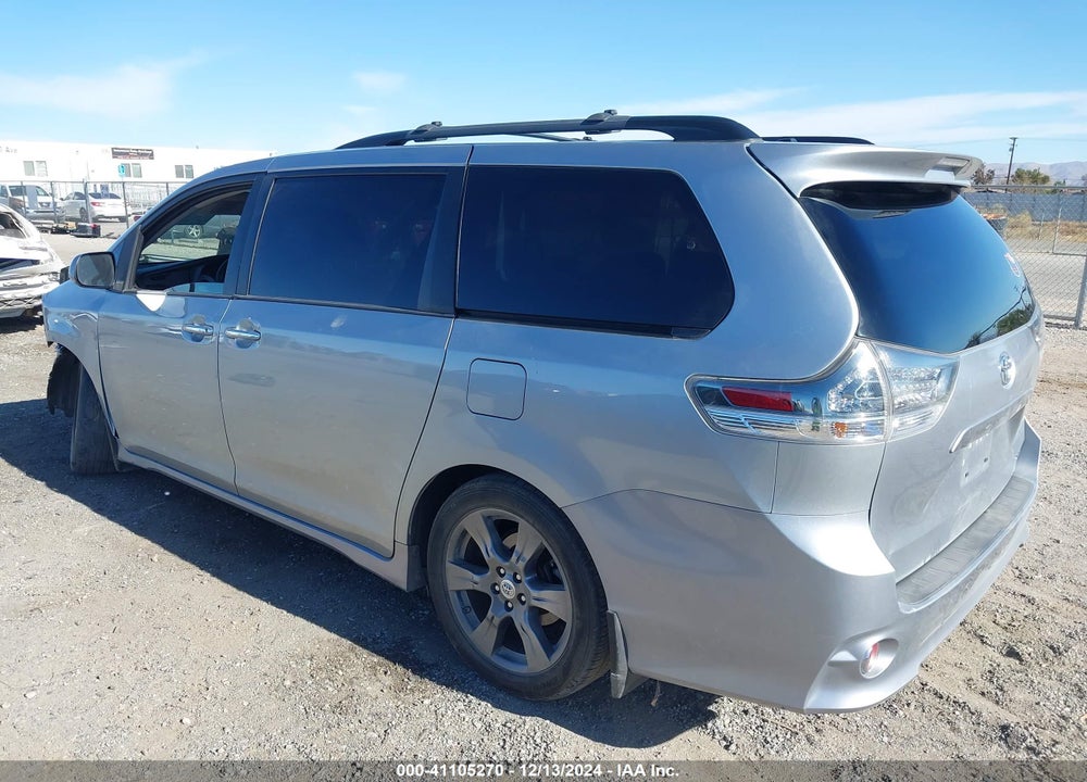 2017 TOYOTA SIENNA SE VIN: 5TDXZ3DC9HS766473