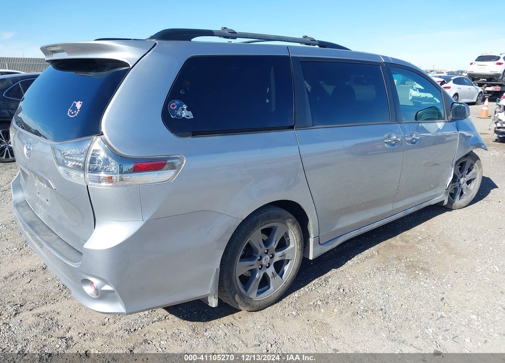 2017 TOYOTA SIENNA SE VIN: 5TDXZ3DC9HS766473
