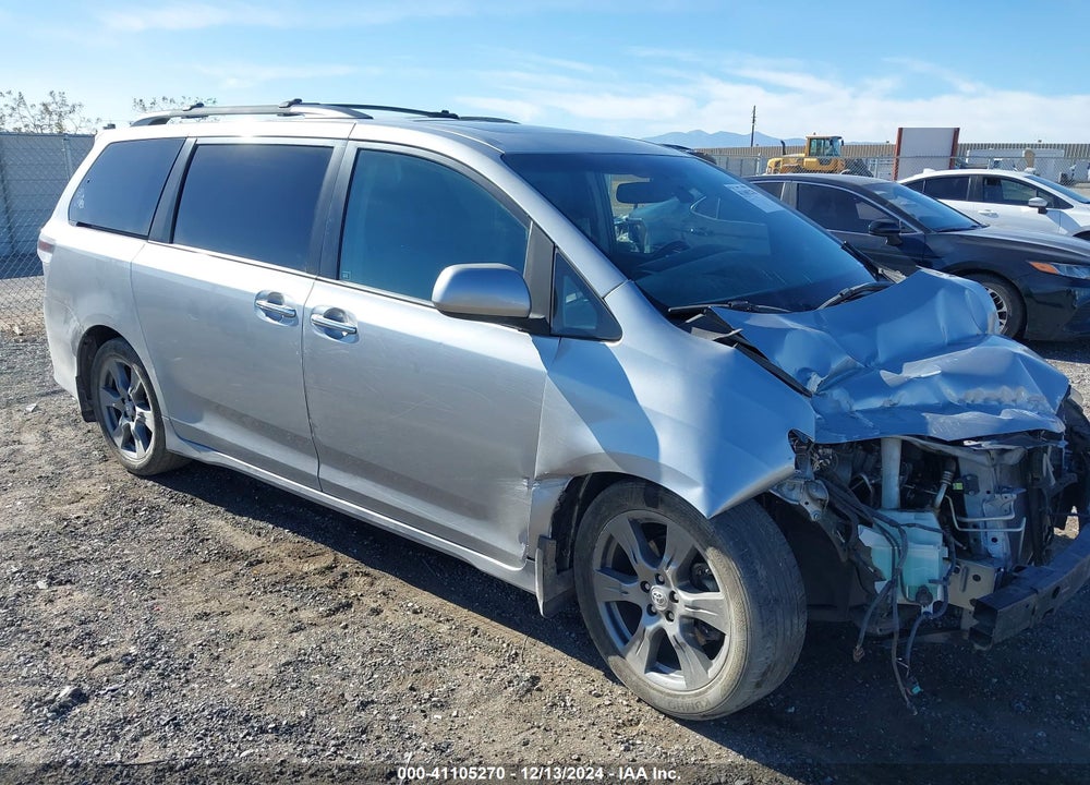 2017 TOYOTA SIENNA SE VIN: 5TDXZ3DC9HS766473