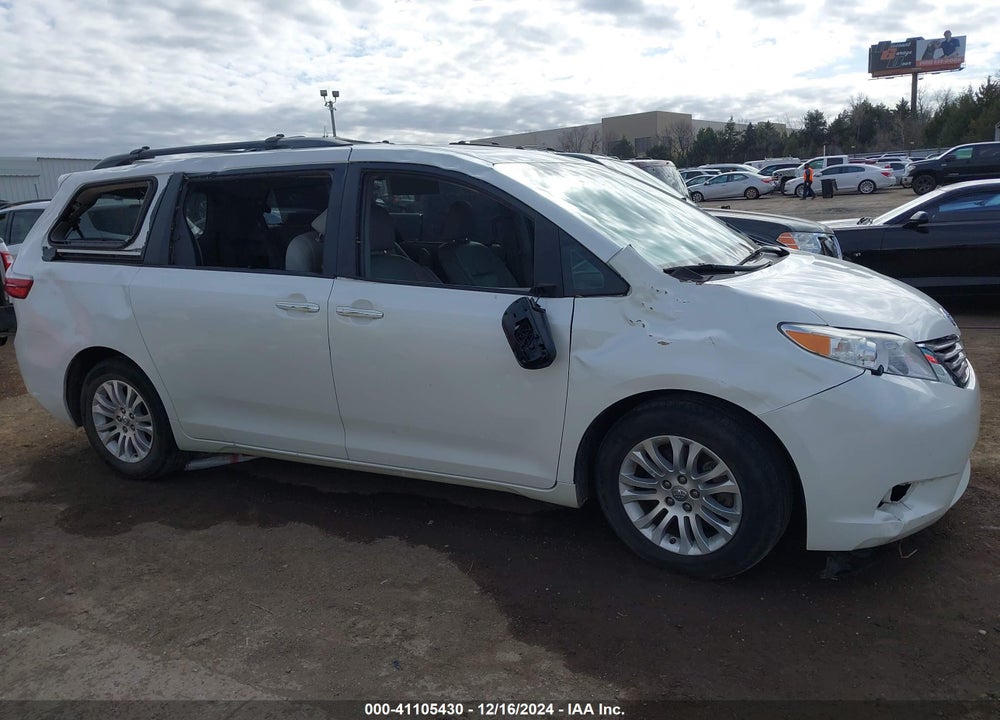 2016 TOYOTA SIENNA XLE PREMIUM 8 PASSENGER VIN: 5TDYK3DC8GS738204