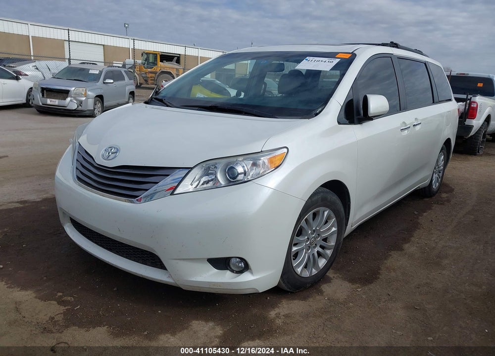 2016 TOYOTA SIENNA XLE PREMIUM 8 PASSENGER VIN: 5TDYK3DC8GS738204