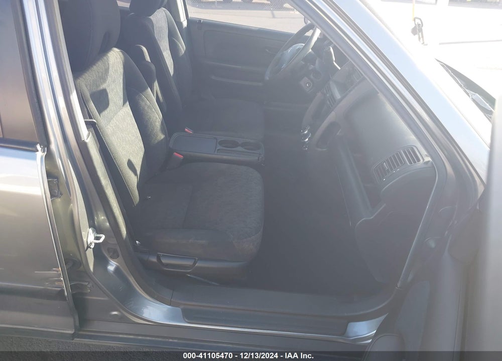 2006 HONDA CR-V LX VIN: JHLRD68536C006206