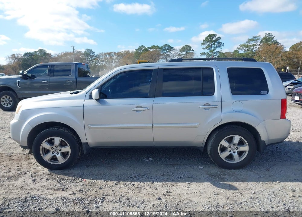2011 HONDA PILOT EX-L VIN: 5FNYF3H51BB057170