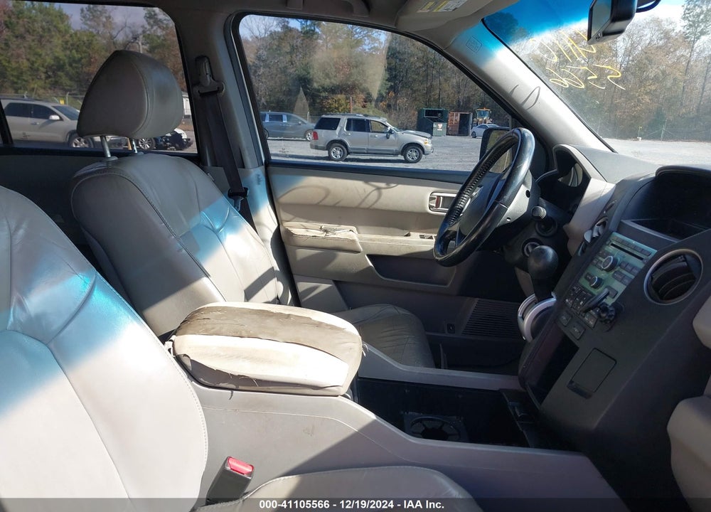 2011 HONDA PILOT EX-L VIN: 5FNYF3H51BB057170