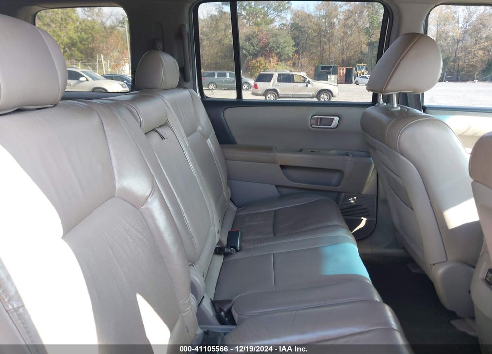 2011 HONDA PILOT EX-L VIN: 5FNYF3H51BB057170