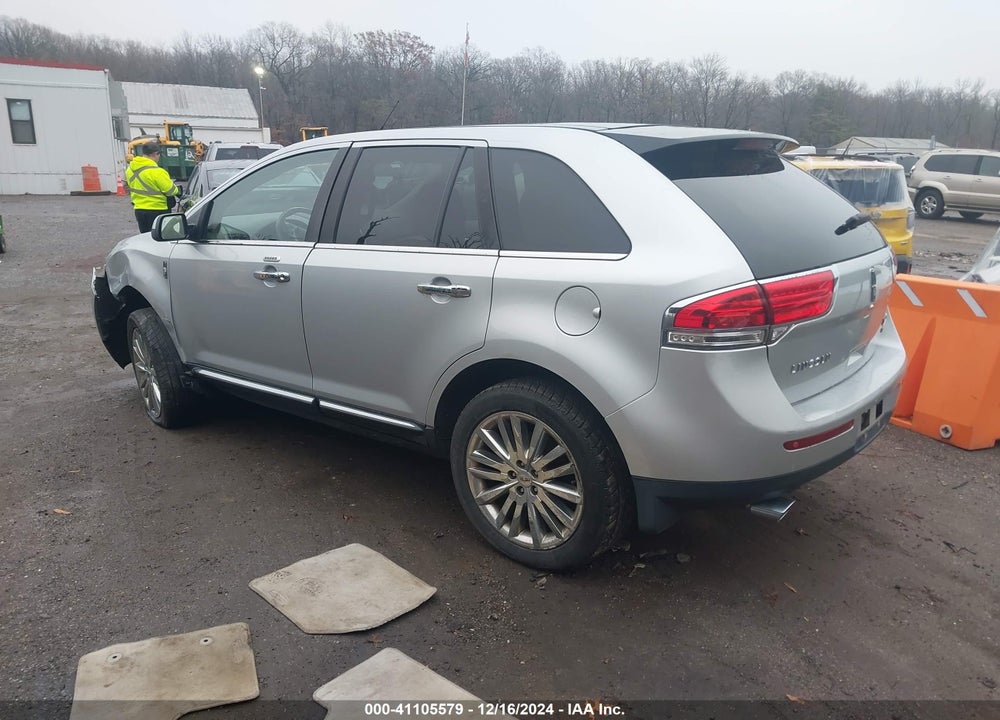 2011 LINCOLN MKX VIN: 2LMDJ8JK7BBJ30081