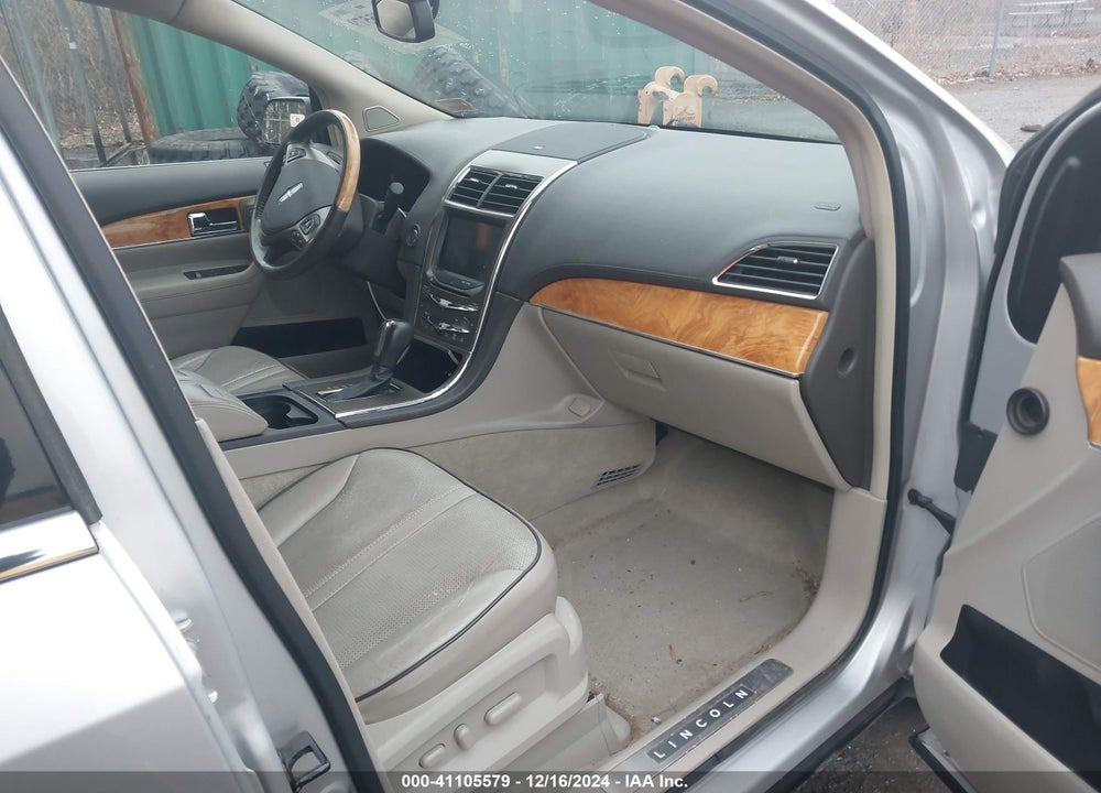 2011 LINCOLN MKX VIN: 2LMDJ8JK7BBJ30081