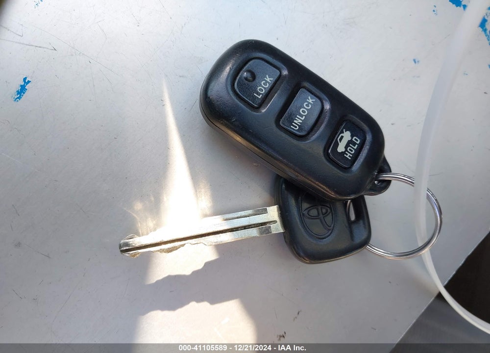 2005 TOYOTA CAMRY LE VIN: 4T1BE32KX5U951506
