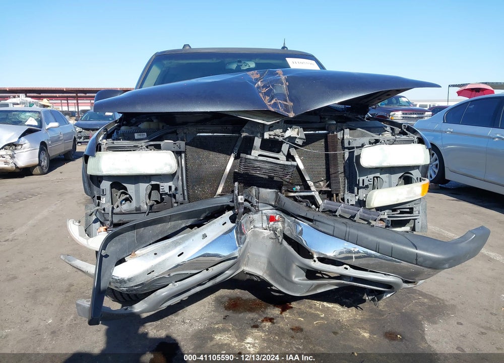 2004 CHEVROLET TAHOE LT VIN: 1GNEK13Z74J198082