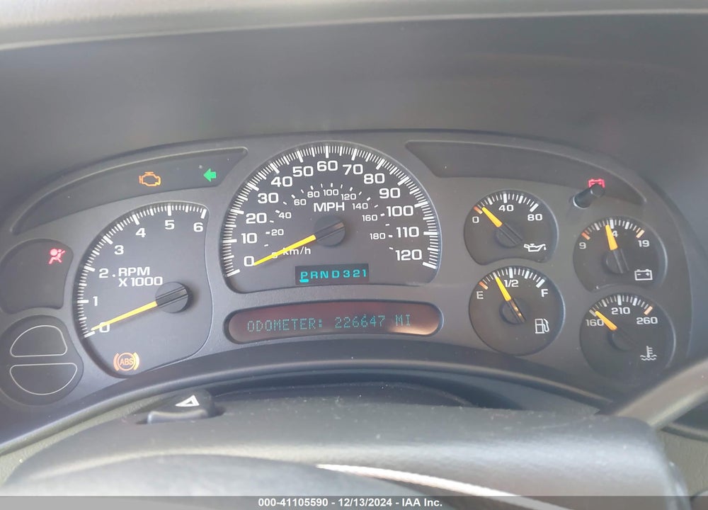 2004 CHEVROLET TAHOE LT VIN: 1GNEK13Z74J198082