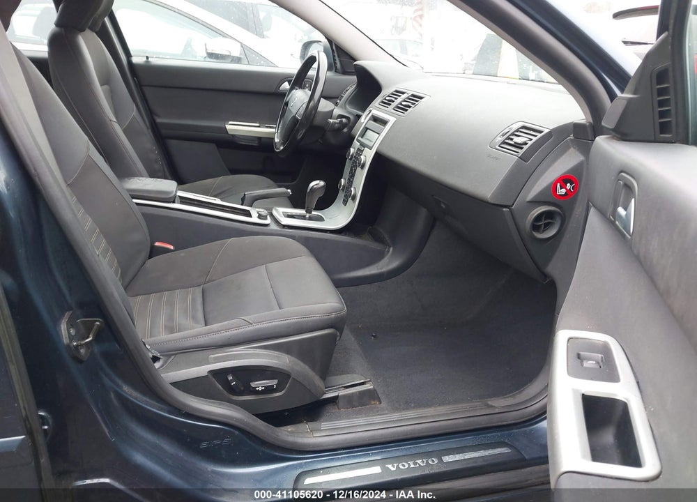 2010 VOLVO S40 2.4I VIN: YV1382MS6A2512827