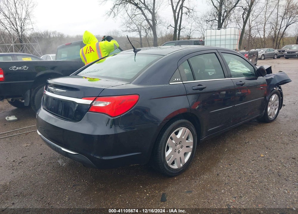 2011 CHRYSLER 200 LX VIN: 1C3BC4FB5BN559943