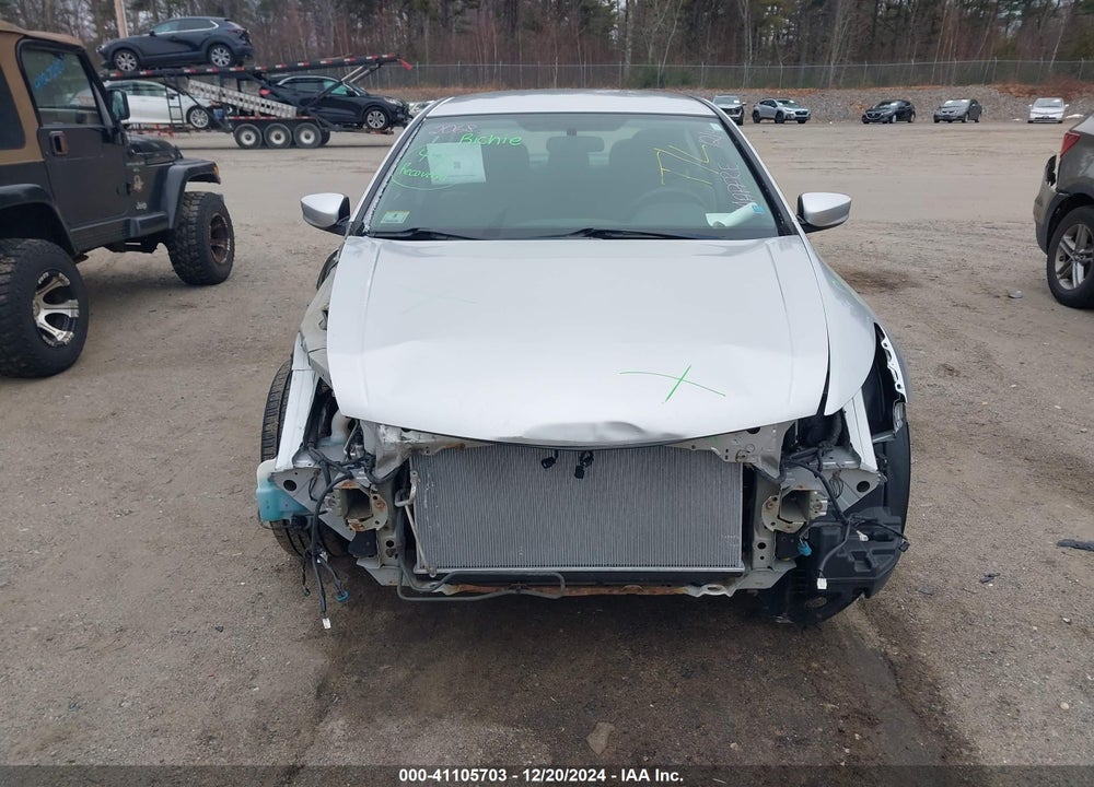 2010 HONDA ACCORD 2.4 LX-P VIN: 1HGCP2F45AA113888