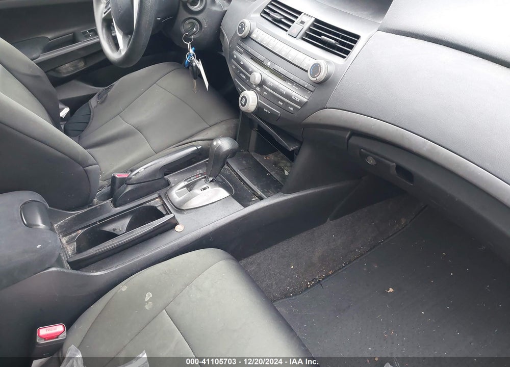 2010 HONDA ACCORD 2.4 LX-P VIN: 1HGCP2F45AA113888