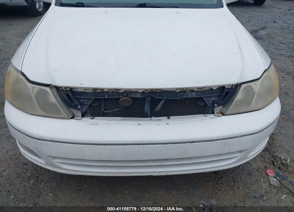 2001 TOYOTA AVALON XL VIN: 4T1BF28B81U152459