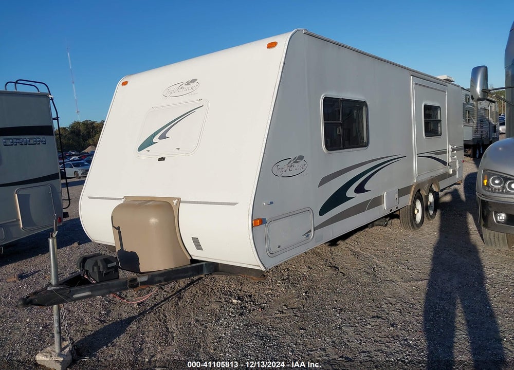 2004 R-VISION TRAIL CRUISER TRAVEL TRAILER VIN: 4WYT02L2841702157