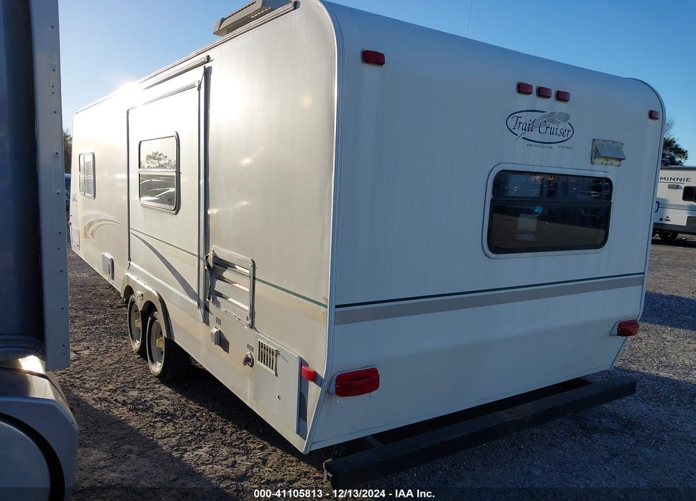 2004 R-VISION TRAIL CRUISER TRAVEL TRAILER VIN: 4WYT02L2841702157