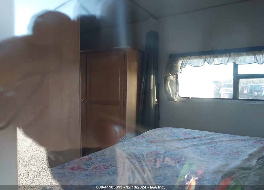 2004 R-VISION TRAIL CRUISER TRAVEL TRAILER VIN: 4WYT02L2841702157