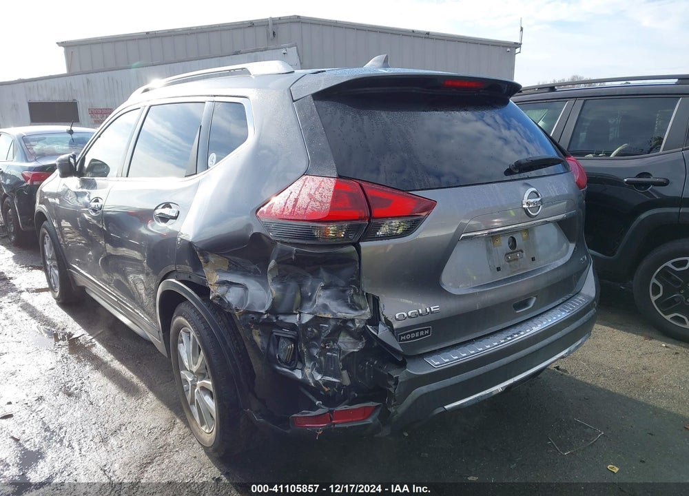 2018 NISSAN ROGUE SV VIN: KNMAT2MTXJP622478