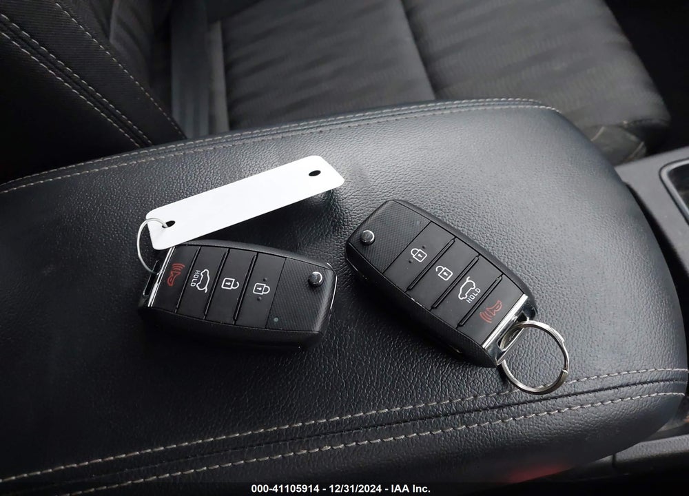 2020 KIA SPORTAGE LX VIN: KNDPMCAC4L7636882