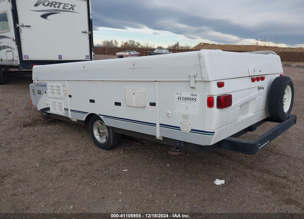 2005 FLEETWOOD TRAVEL TRAILER VIN: 4CP678H1257269201