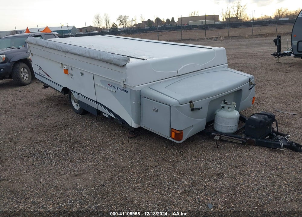 2005 FLEETWOOD TRAVEL TRAILER VIN: 4CP678H1257269201