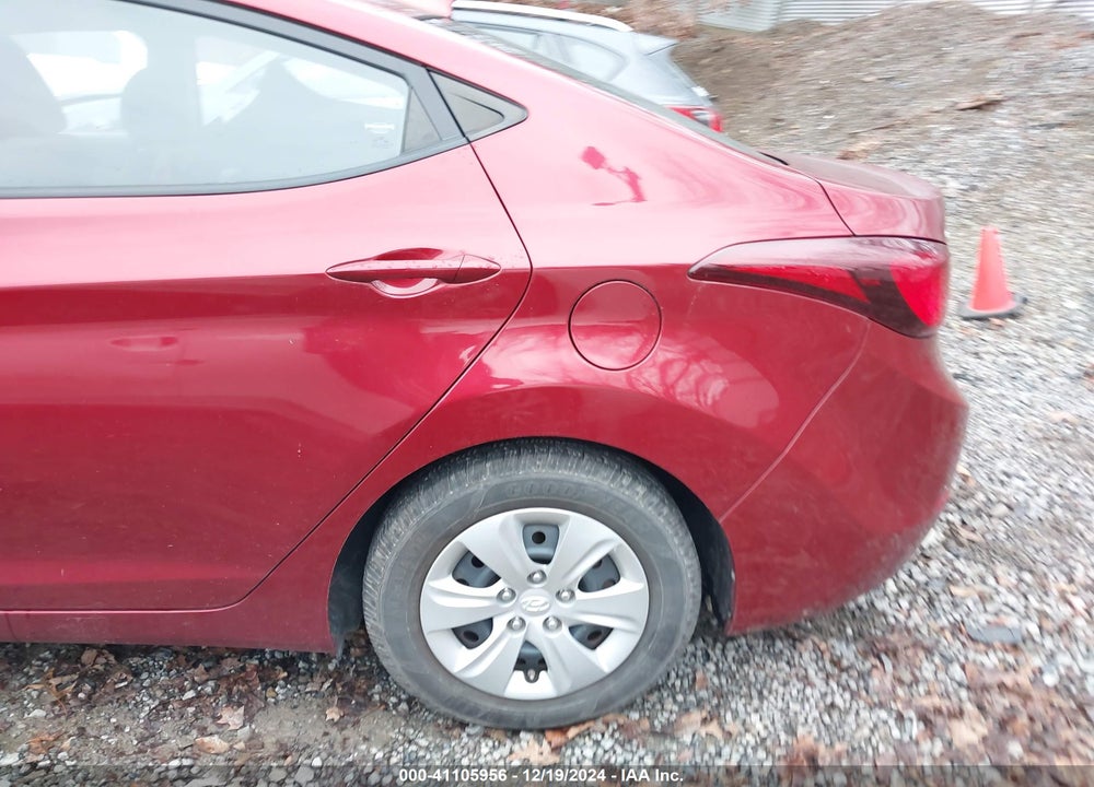 2016 HYUNDAI ELANTRA SE VIN: 5NPDH4AEXGH721046