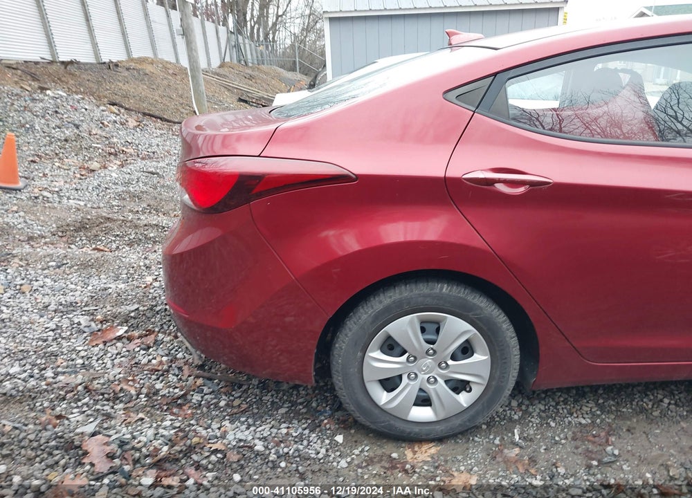 2016 HYUNDAI ELANTRA SE VIN: 5NPDH4AEXGH721046