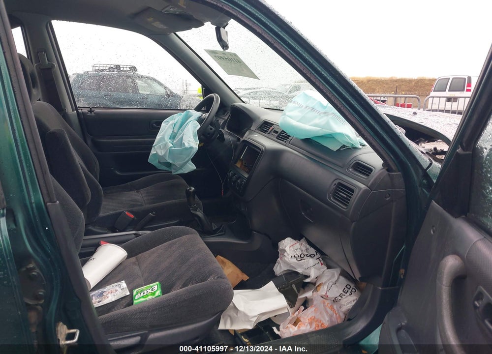 2000 HONDA CR-V LX VIN: JHLRD1744YC019450