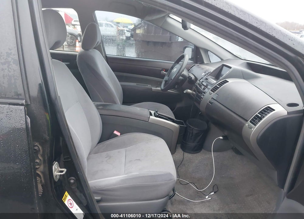 2005 TOYOTA PRIUS VIN: JTDKB20U853028829