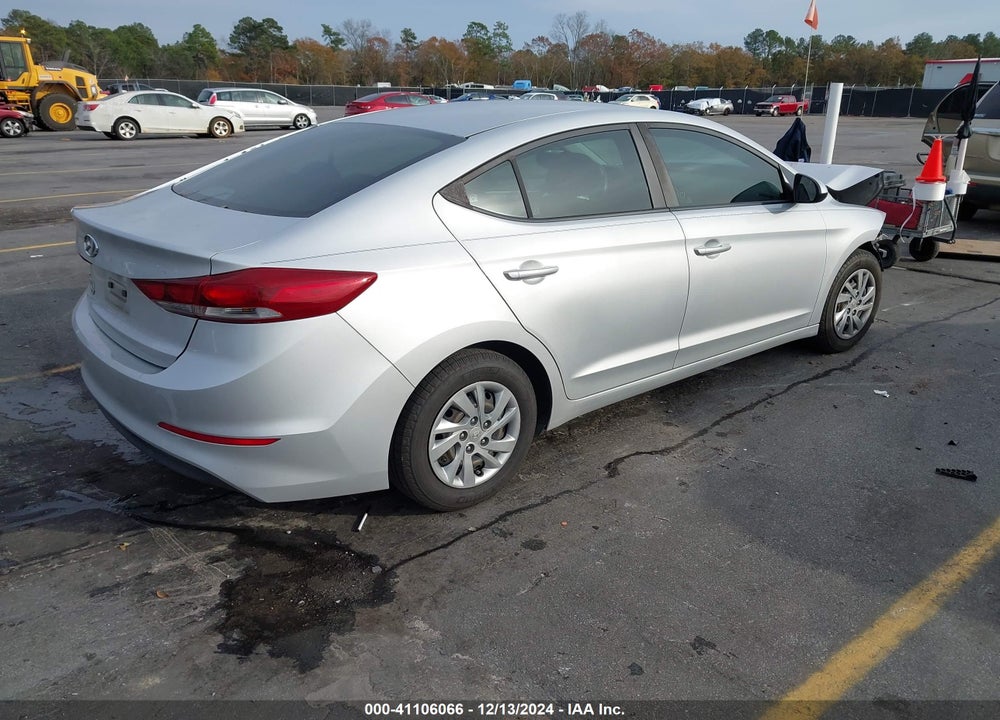 2018 HYUNDAI ELANTRA SE VIN: KMHD74LF1JU611584