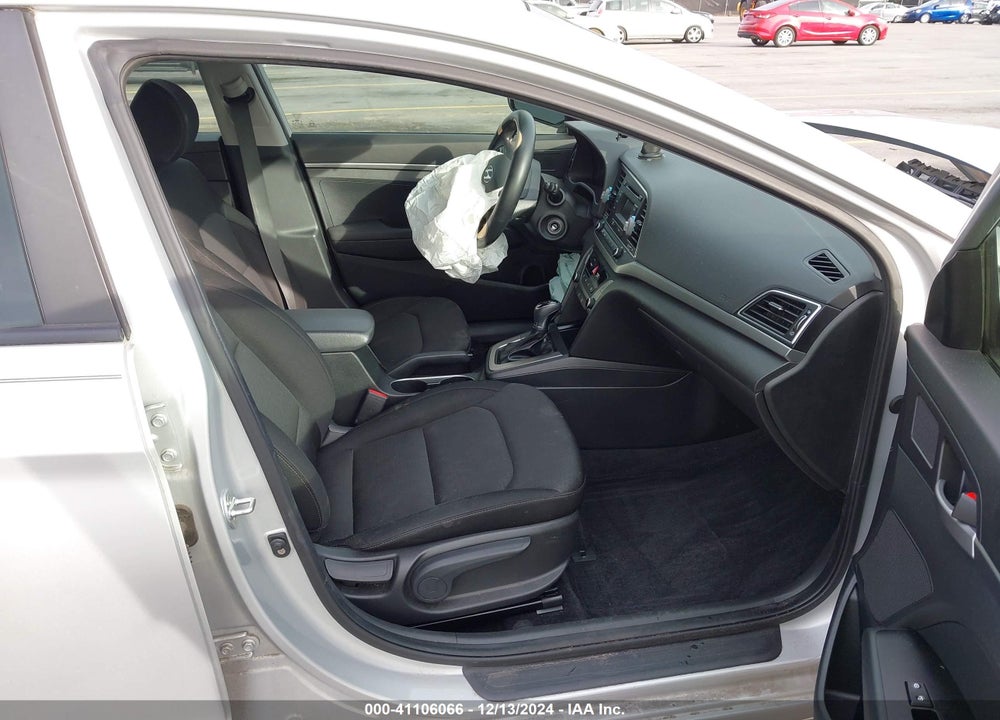 2018 HYUNDAI ELANTRA SE VIN: KMHD74LF1JU611584