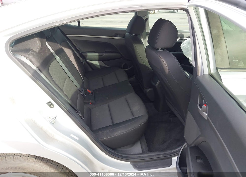 2018 HYUNDAI ELANTRA SE VIN: KMHD74LF1JU611584