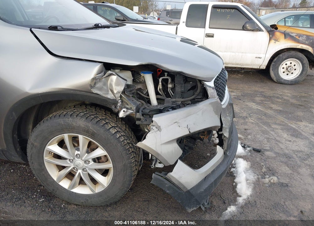 2017 KIA SORENTO 2.4L LX VIN: 5XYPG4A30HG266909