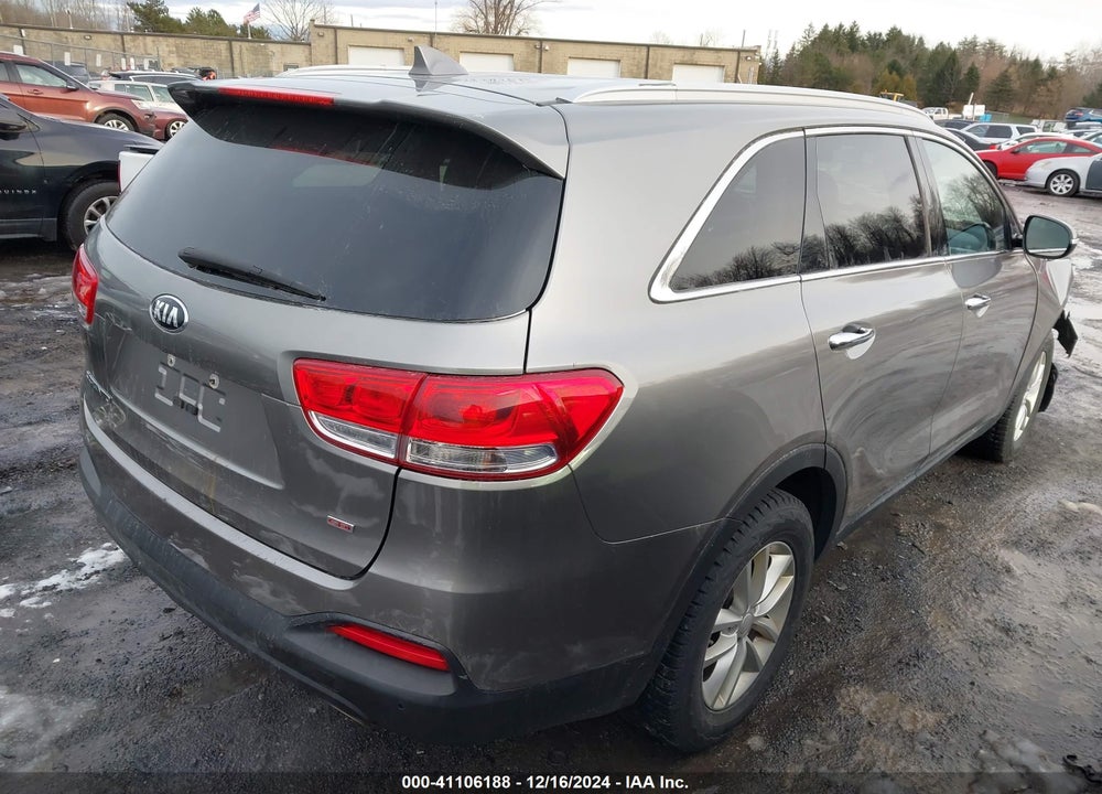 2017 KIA SORENTO 2.4L LX VIN: 5XYPG4A30HG266909