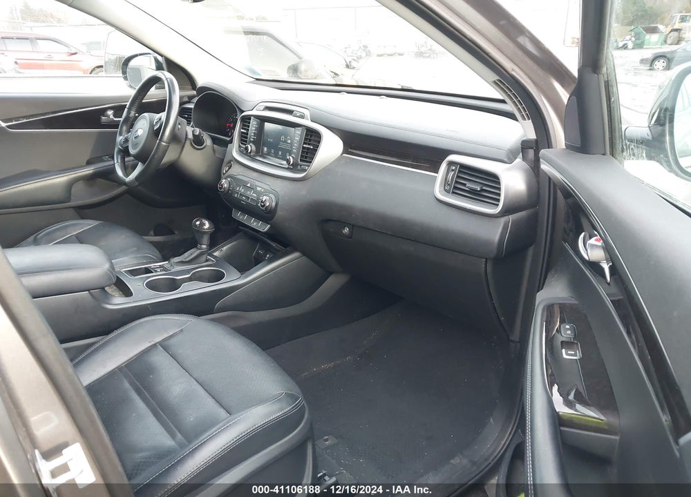 2017 KIA SORENTO 2.4L LX VIN: 5XYPG4A30HG266909