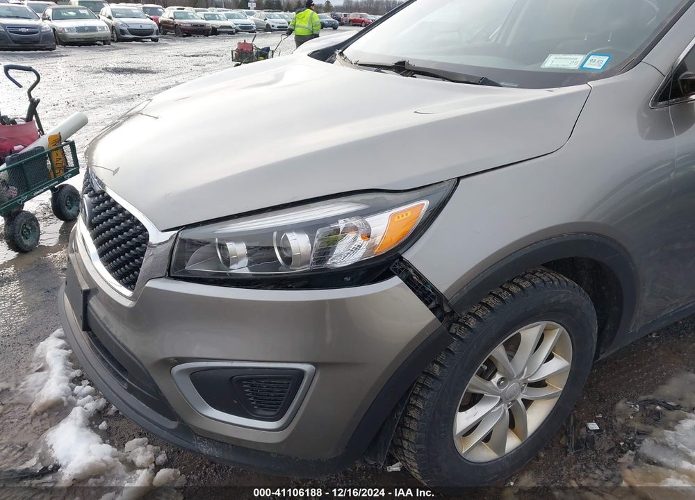 2017 KIA SORENTO 2.4L LX VIN: 5XYPG4A30HG266909
