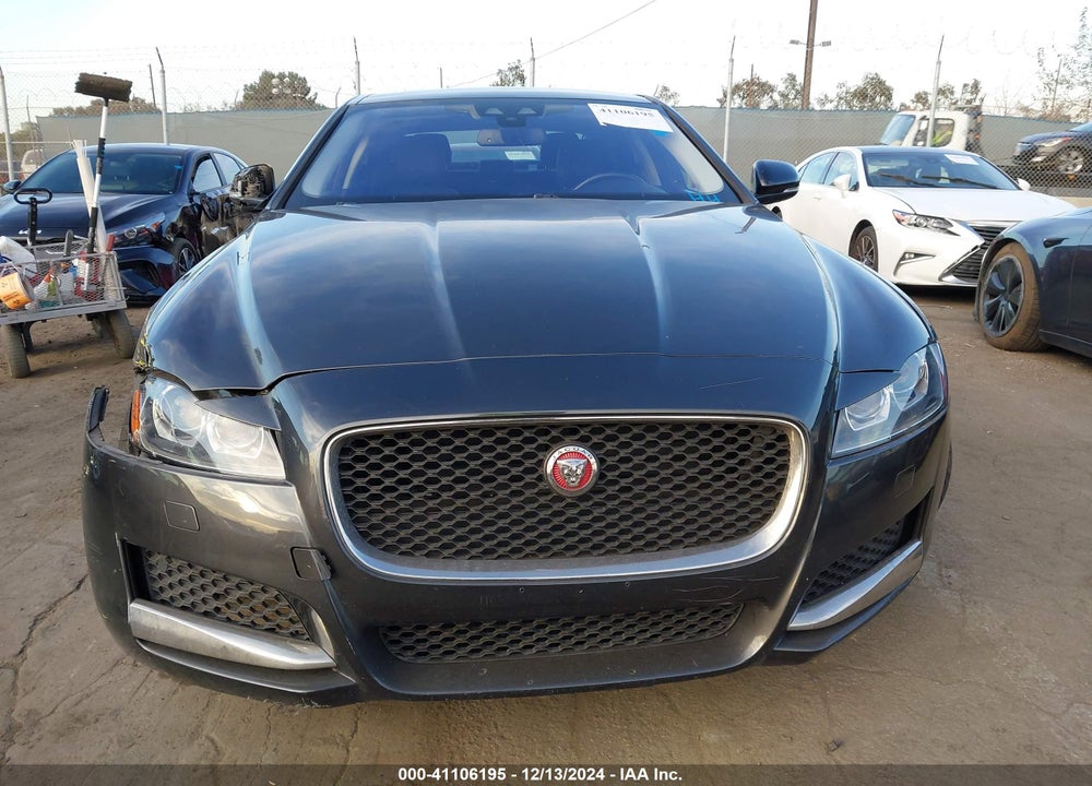 2017 JAGUAR XF 35T PREMIUM VIN: SAJBD4BV5HCY38422