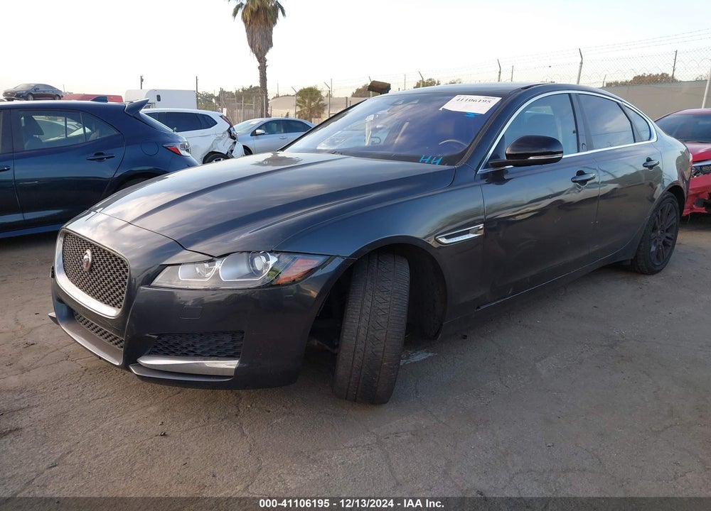2017 JAGUAR XF 35T PREMIUM VIN: SAJBD4BV5HCY38422
