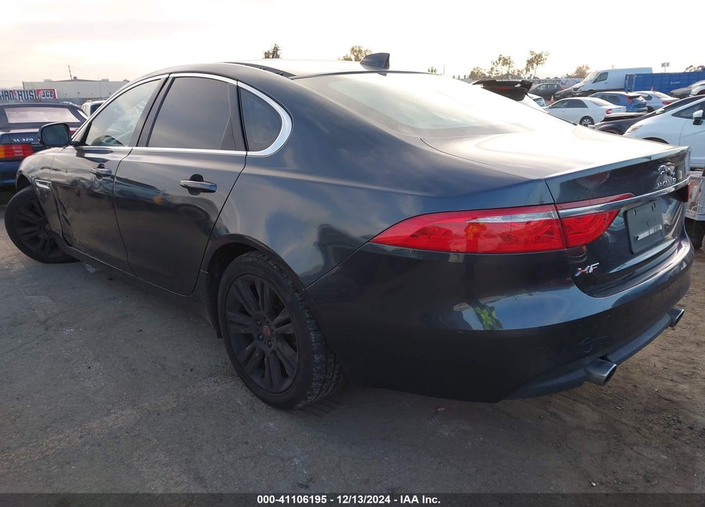 2017 JAGUAR XF 35T PREMIUM VIN: SAJBD4BV5HCY38422